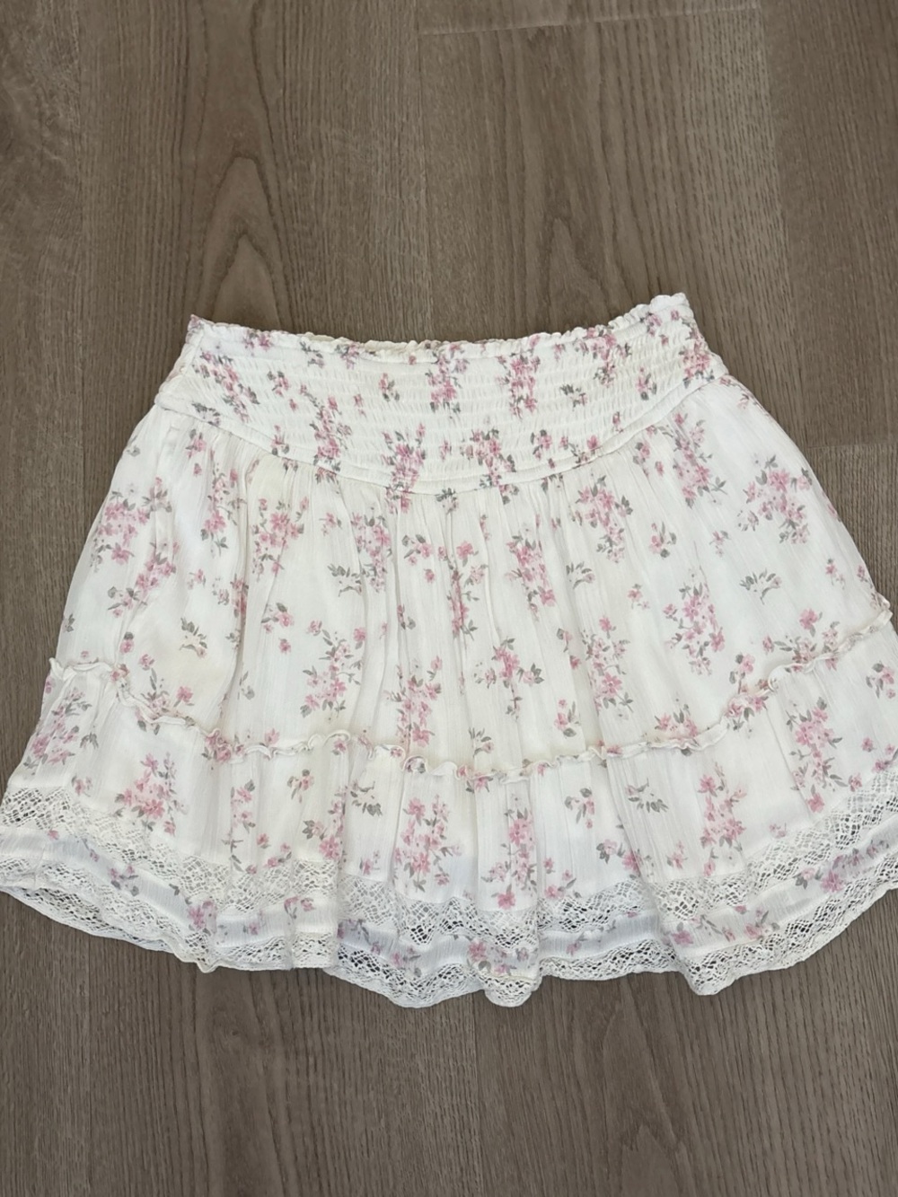 Hollister White mini skirt with pink floral print and lace trim size small